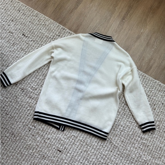 Handmade Aventina Knitwear - Picture 3 of 5